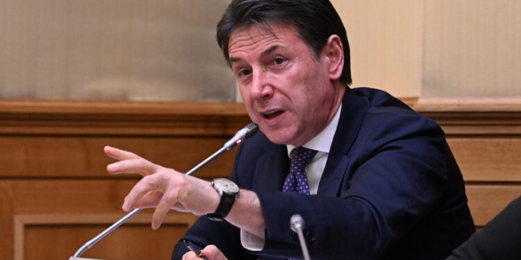'L'arroganza al potere