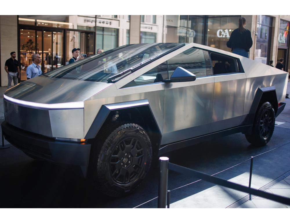 Esplode Tesla davanti a Trump Hotel a Las Vegas, un morto