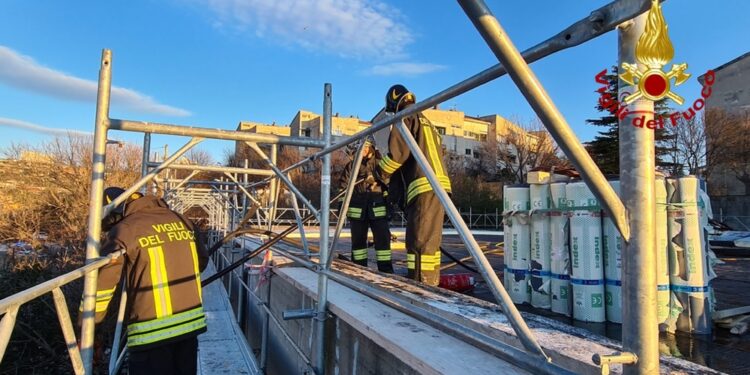 A fuoco pannelli per isolamento termico durante lavori recupero