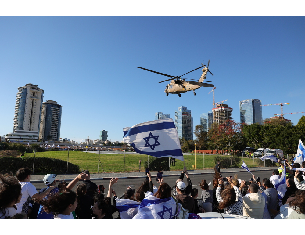 Hamas consegna lista, vivi 25 su 33 ostaggi