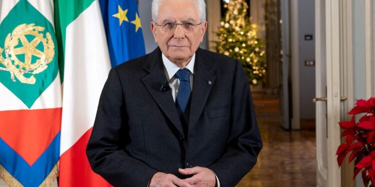 In contrasto con le esigenze del mondo che chiedono risposte