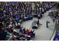 Hanno votato a favore 338 deputati