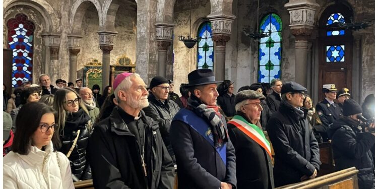 "Ignoranti si accaniscono perché ha stesse origini di Netanyahu"