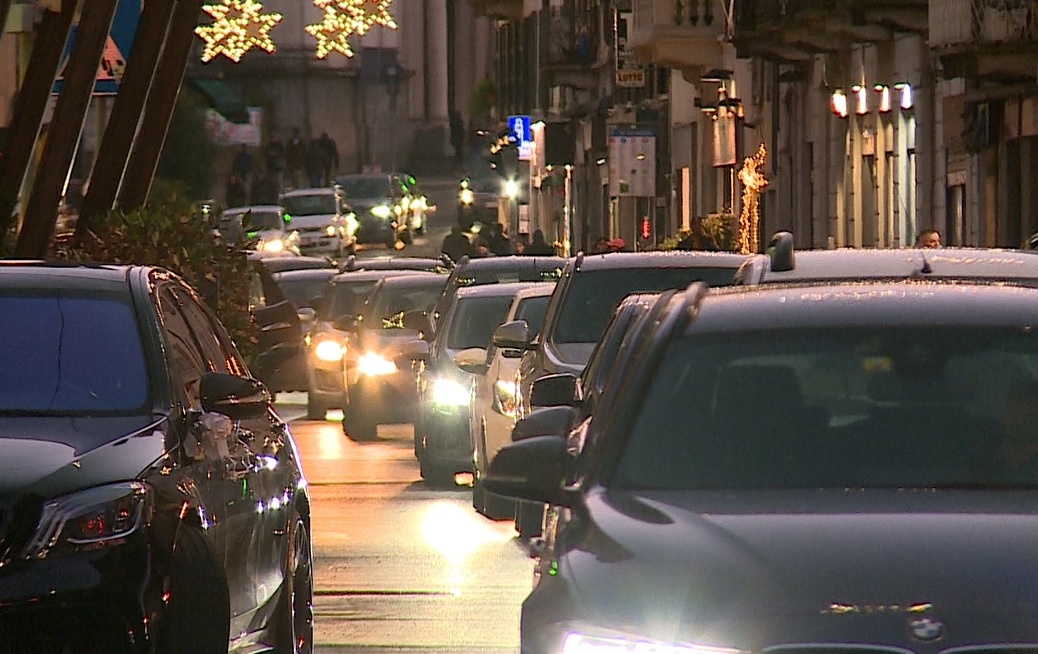 Rc auto, nel 2025 nuovi rincari. In provincia di Como +8,2% in sei mesi: si spendono in media 526,16 euro