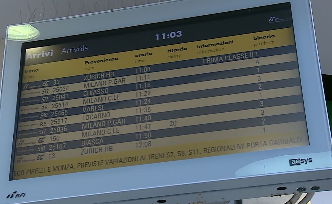 Caos treni, ennesima mattina di passione. Esplode la rabbia sui social