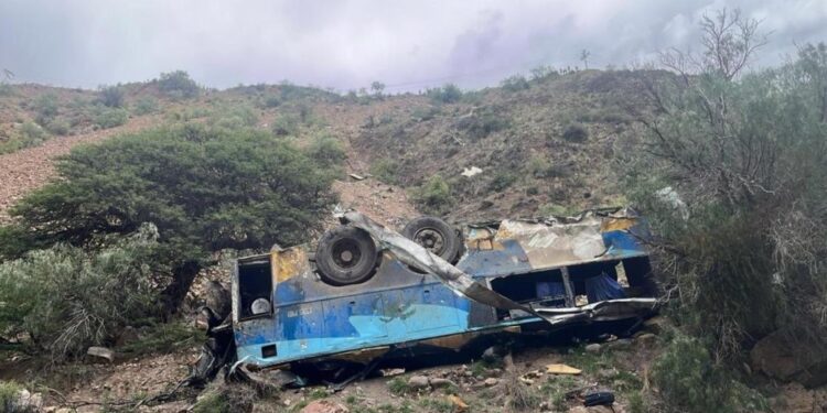 Precipitato in un burrone sulla strada tra Potosí ed Oruro