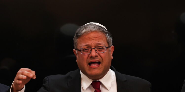 L'ex ministro israeliano invoca il blocco completo degli aiuti