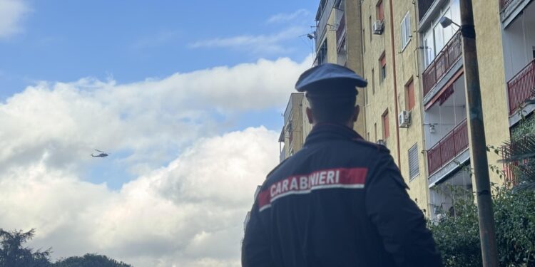 Stavano riempiendo taniche di benzina per 1.700 euro