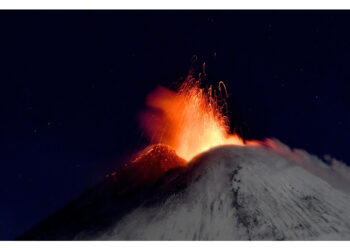 Stabile il livello di energia nei condotti magmatici del vulcano