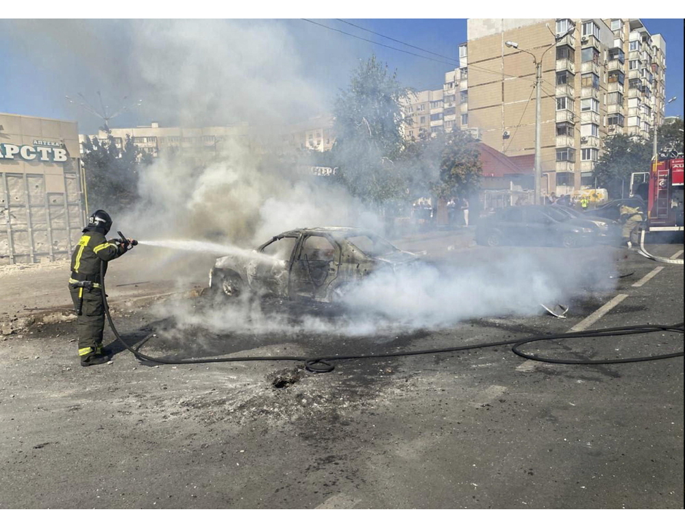 Mosca, intercettati cinque droni ucraini, morto un civile