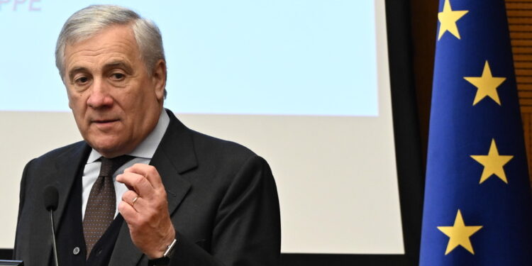 Tra i partiti c'era l'accordo di non eleggere parlamentari