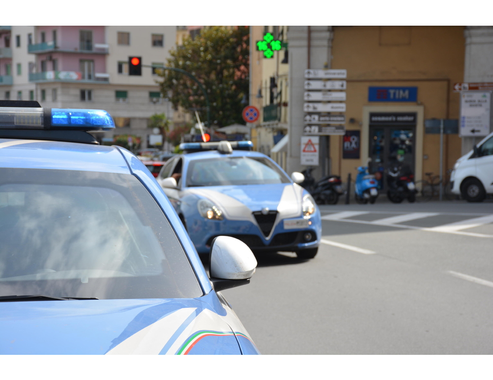 Treno assaltato: Polizia arresta otto persone