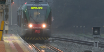 treni trenord tratta ferroviaria Albate-Molteno