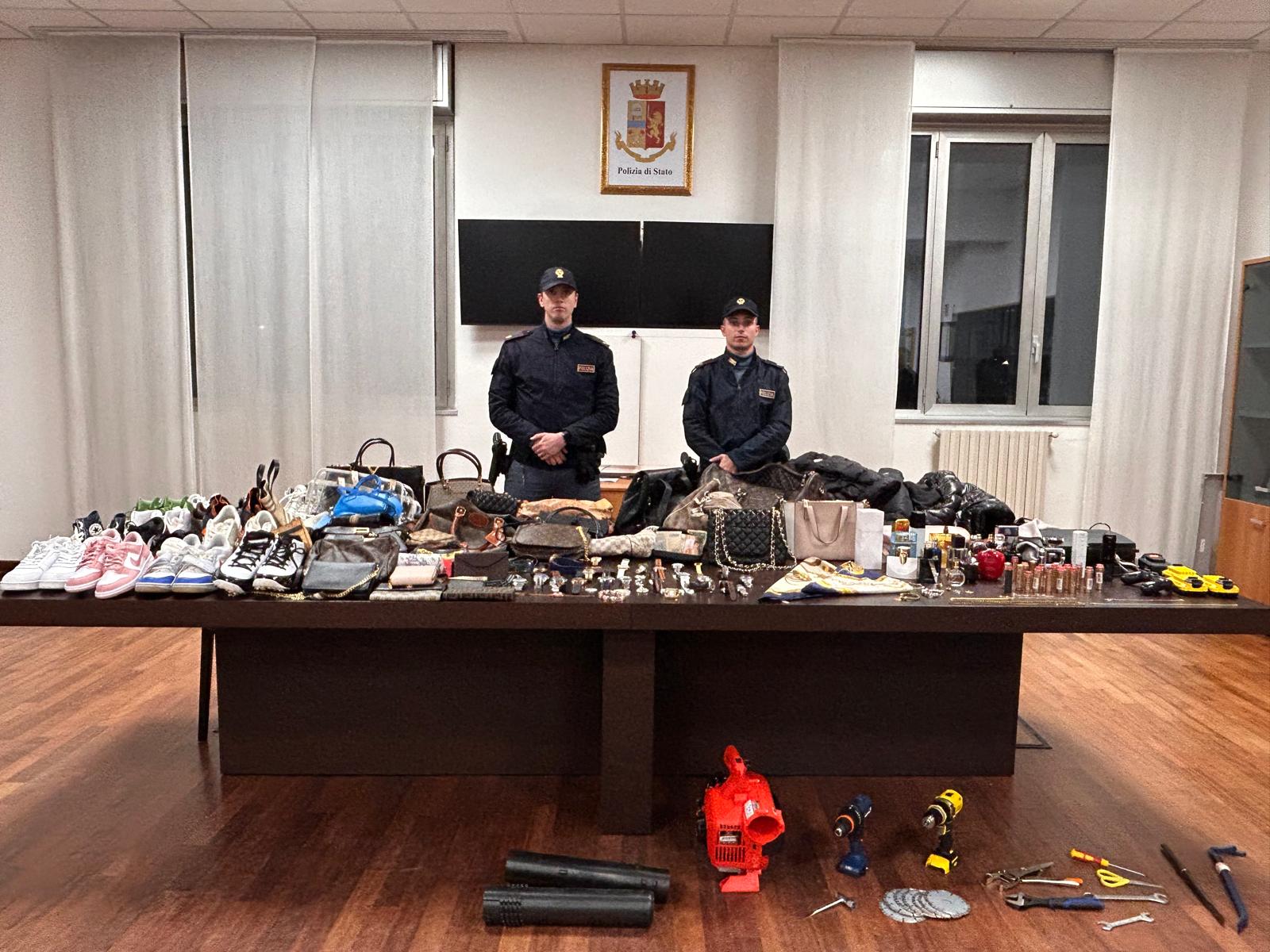 Auto a noleggio e base in una casa vacanza, la banda dei sudamericani fermata dalla polizia