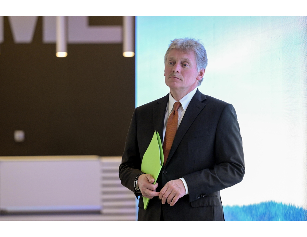 Cremlino, Zelensky non vuole pace, qualcuno lo costringa