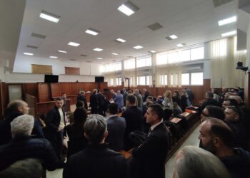 Per il legittimo impedimento di due difensori