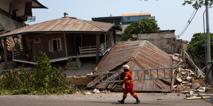 Lo hanno riferito i soccorritori a Mandalay