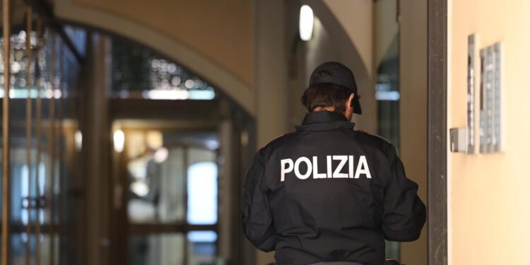L'uomo bloccato dopo 'una lunga opera di persuasione'