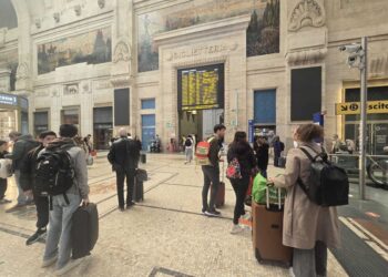 Coinvolti al momento pochi treni. Situazione verso la normalità