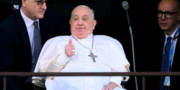 S'affaccia a Angelus