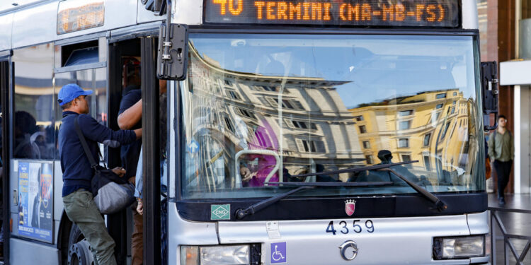 Aperte tutte le linee metro a Milano e Roma