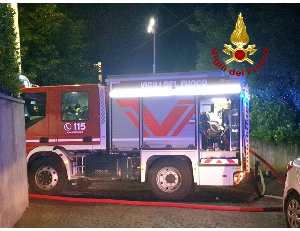 In fiamme l’auto di un parroco nel reggino, prevale pista dolosa