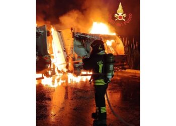 Indagini carabinieri e vigili del fuoco