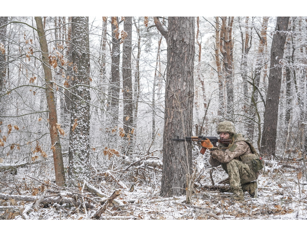 Kiev,missili russi su campo di addestramento, decine morti