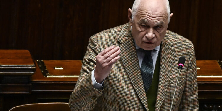 Azione non segue le altre opposizioni e non partecipa al voto