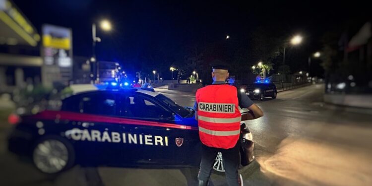 A Fuorigrotta venditori ambulanti minacciati con armi