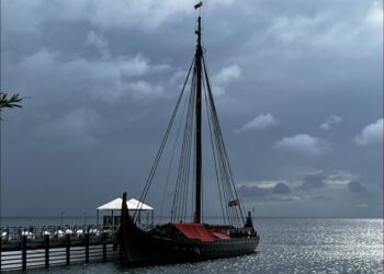 Isolate Alicudi e Filicudi per il mare in tempesta