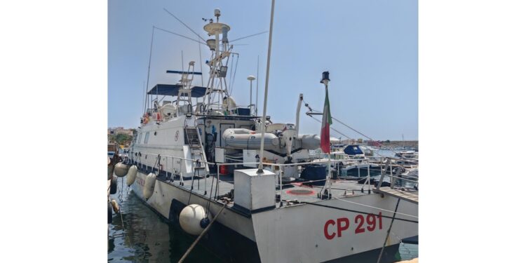 Soccorsi dalla motovedetta della Guardia Costiera