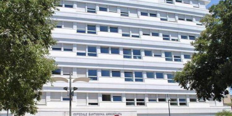 L'uomo è ricoverato a Sassari in coma farmacologico
