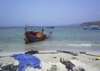 Affondate 4 imbarcazioni con migranti