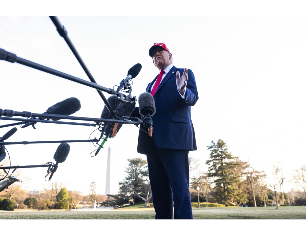 Nyt, Trump discuterà oggi su sospensione delle armi a Kiev