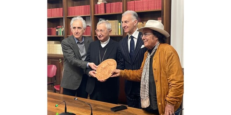 Il vescovo Santoro: "Con noi il messaggio di dialogo del Papa"