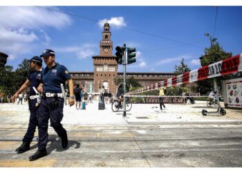 A Milano fiamme da un trasformatore