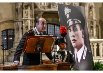 Cerimonia a Santa Chiara con sottosegretario Rauti e gen. Luongo