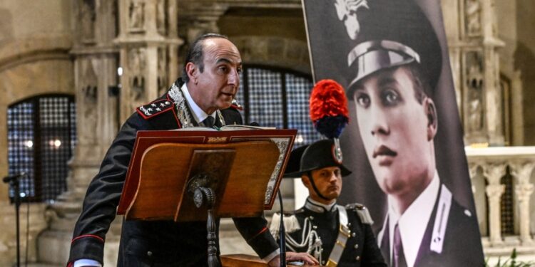 Cerimonia a Santa Chiara con sottosegretario Rauti e gen. Luongo