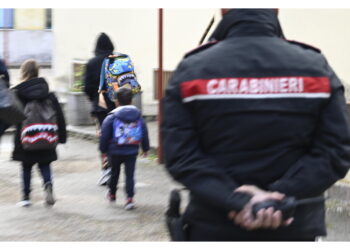 Accade in Salento. 'Dopo la scuola si affrontano armi in pugno'