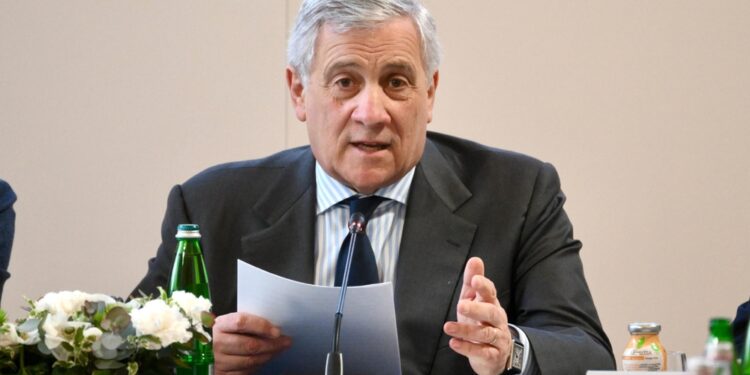 'Ue vuole contribuire a costruire pace giusta"