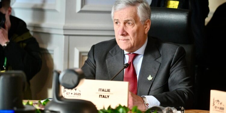 La condanna del ministro: 'Il Presidente un uomo di pace'