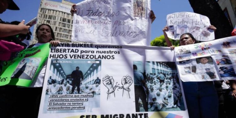La sindaca di Caracas: 'Torni ognuno dei sequestrati'