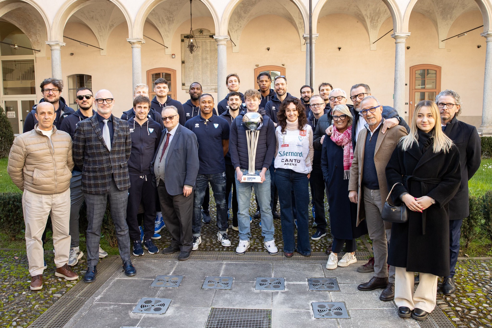 Cantù, cerimonia in municipio con la Coppa Italia