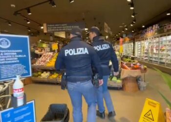 supermercato polizia