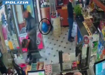 Arresto polizia Como furti auto in sosta