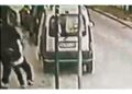 Ripreso giovane fermato in azione prima della fuga con furgone