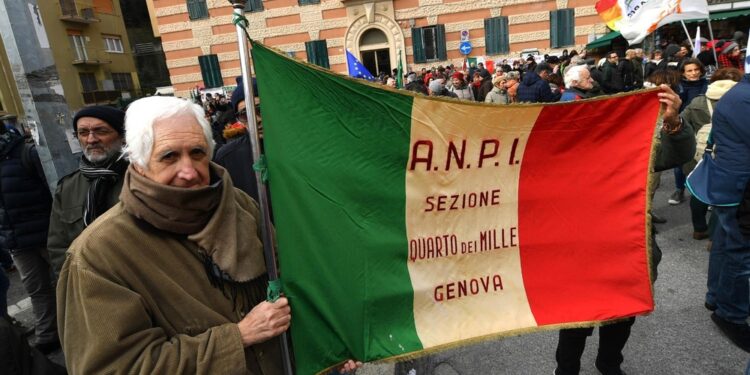 Partenza da piazza della Vittoria