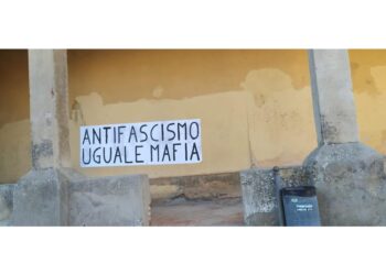 Al sacrario di Montopoli Valdarno cartelli comparsi nella notte