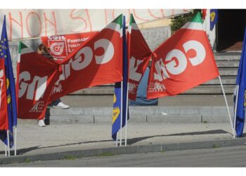Prima il saluto fascista poi gli sputi e le botte